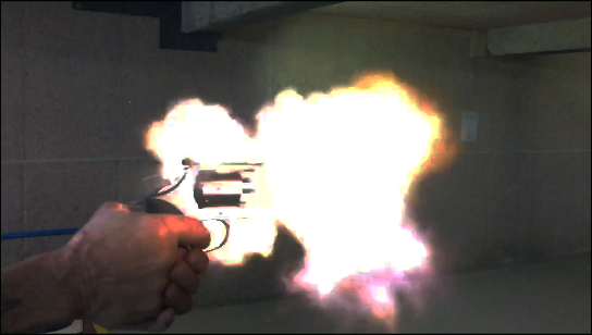 Einzelbild aus dem Revolvervideo